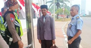 Ngaku Presiden RI ‘Edi ‘ Diamankan Polisi, Datang ke DPR Minta Dikawal