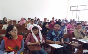 Saat UTS, Mahasiswa Gajayana Malang Kenakan Kostum Unik