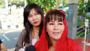 Tagar #TangkapDewiTanjung Menjadi Trending Topic di Twitter, Begini Respons Dewi Tanjung