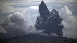 Kembali Erupsi, Gunung Anak Krakatau Semburkan Abu Vulkanik Setinggi 1.000 Meter