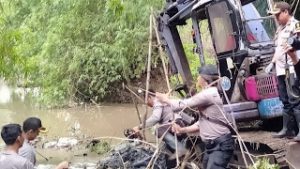 Antisipasi Banjir, Pemkab Pasuruan Lakukan Normalisasi Sungai