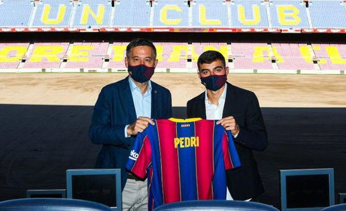 Peresmian Pedri sebagai pemain anyar Barcelona