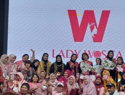 Siti Aisah Raih Gelar Lady Woman Online Community Indonesia ‘Wosca’ Tahun 2022