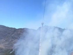 Heli Super Puma Kembali Terbang untuk Memantau Kebakaran di Gunung Bromo