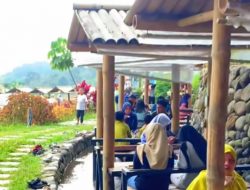 Petung Park Mojokerto: Menikmati Kuliner di Atas Aliran Air