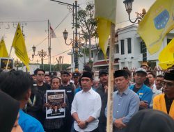 Rakyat Menderita, Pemkot Buta Realita: Mahasiswa Segel Gedung DPRD Kota Pasuruan Usai Pimpinan Dewan Sembunyi