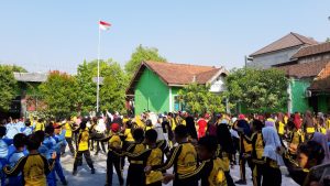 Sehari Belajar Di Luar Kelas, SDN 192 Gresik Deklarasi Sekolah Ramah Anak