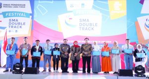 Festival SMA/MA Double Track, Resmi Dibuka Gubernur Khofifah