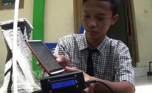 Hebat, Dua Siswa SMKN 1 Ngasem Ciptakan Penyiram Tanaman Otomatis