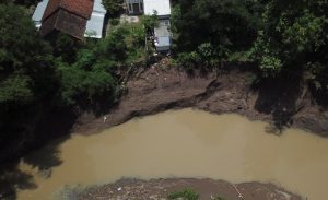 Erosi Kali Jerohan Madiun, Sejumlah Rumah di Dusun Klubuk Terancam Amblas
