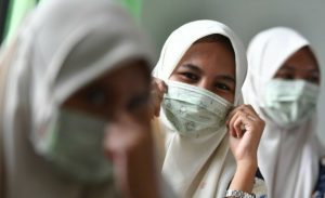 Antisipasi Virus Corona, LF PCNU Gresik Bagikan Masker Gratis