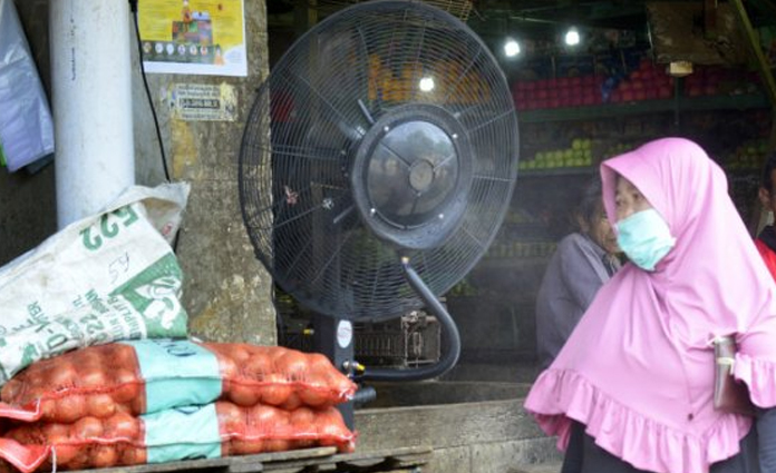 Kipas disinfektan yang telah dipasang di Pasar Keputran Utara