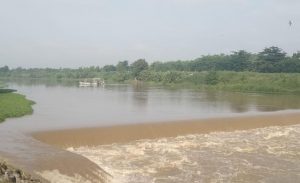 Perahu Penyeberangan Terbalik di Sungai Brantas, 4 Korban Masih Dinyatakan Hilang