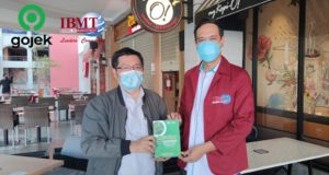 Gojek Pahlawan Pandemi Berjuang dan Berbagi di Tengah Badai Covid 19
