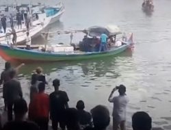 Seorang Nelayan Hilang Tersapu Ombak Saat Cari Rumput Laut di Treggalek.