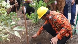 ASN Pemkab Sidoarjo Bersama Bupati Gus Muhdlor Ali Giatkan Gerakan Biopori untuk Mitigasi Banjir