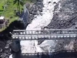 Pj Gubernur Berjanji Memperbaiki Jembatan Putus Akibat Lahar Dingin Semeru