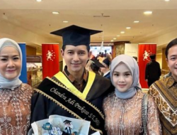 Chand Kelvin Raih Gelar S2 di Kuala Lumpur, Bagikan Momen Wisuda di Instagram