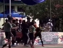Fakta Pelatih Banting Pemain Saat Selebrasi Kemenangan Futsal di Surabaya